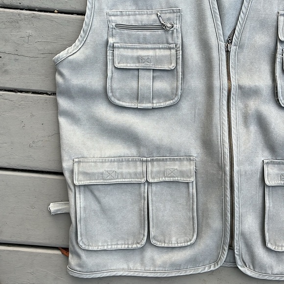 Fishing Hunting or Travel Vest - Picture 6 of 13